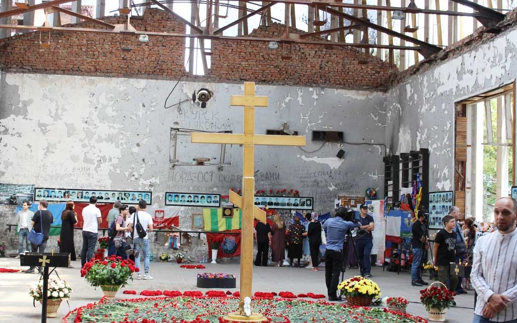 Памяти жертвам террора. Беслан : 16 лет спустя