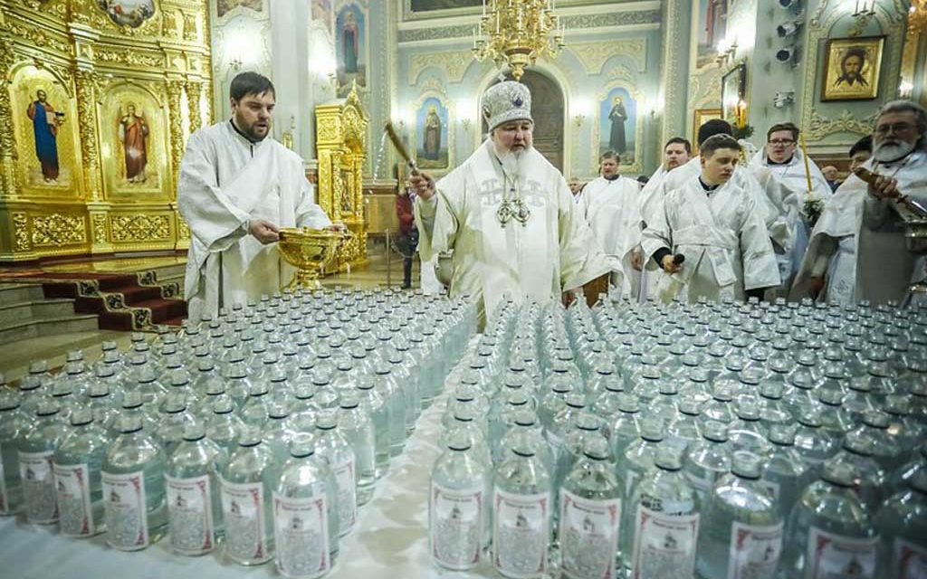 Святая крещенская вода