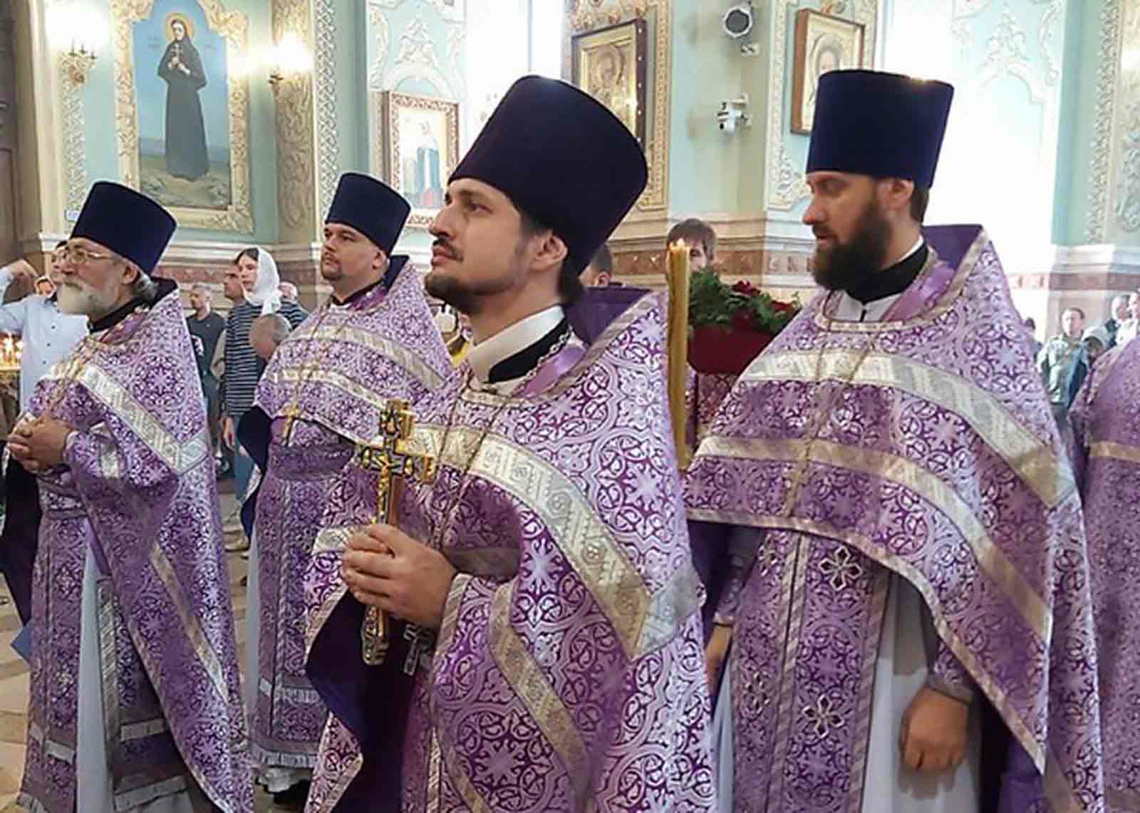 Богослужение праздника Воздвижения Креста Господня